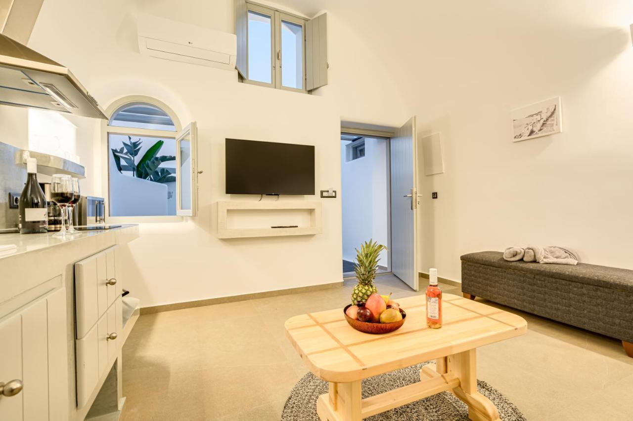 Tiara Suites Santorini Fira  Exterior photo