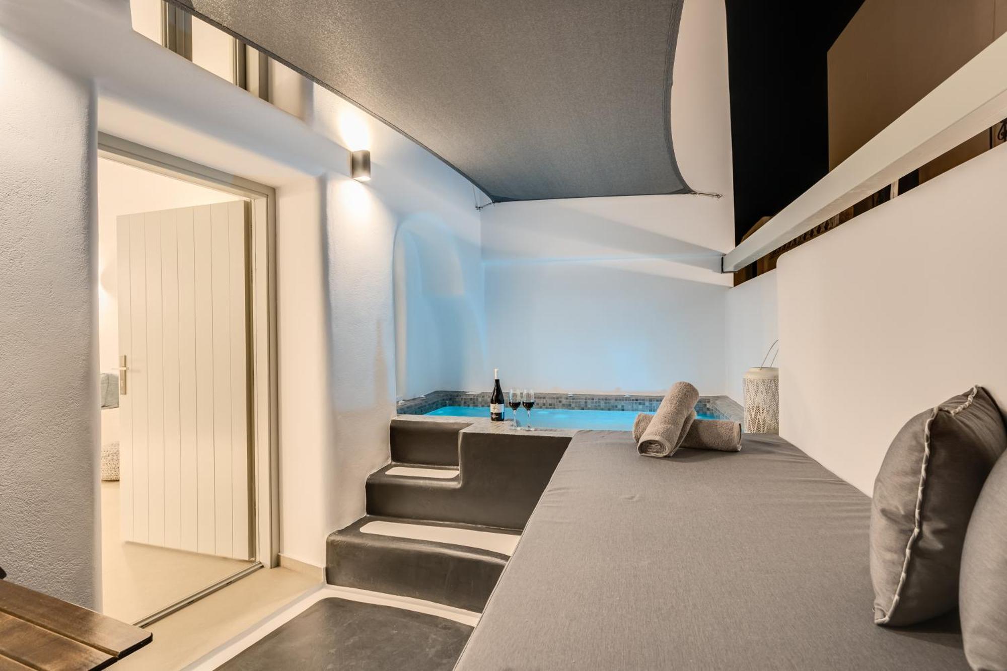 Tiara Suites Santorini Fira  Exterior photo