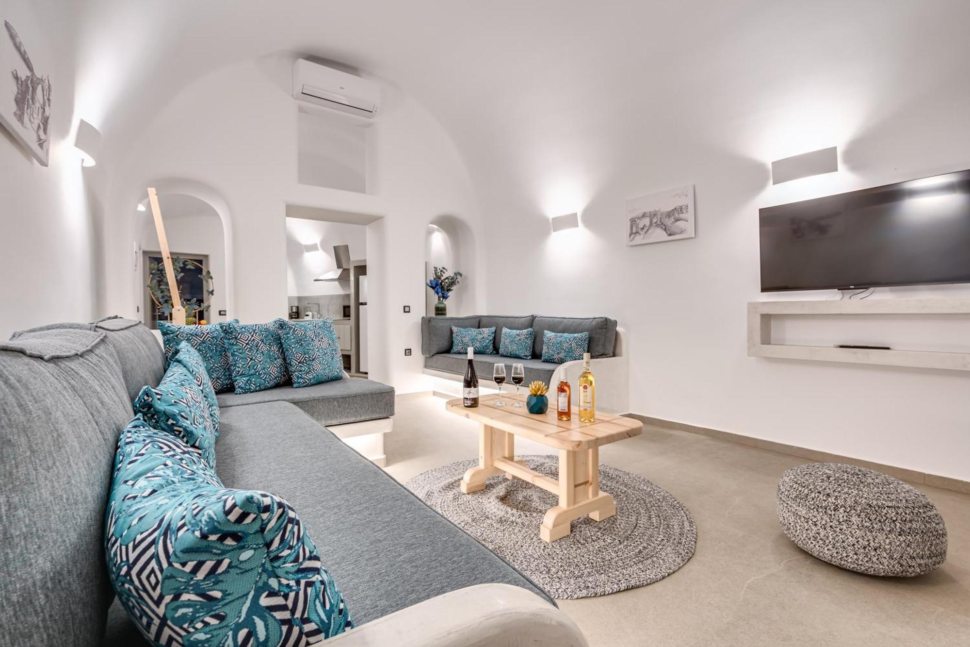 Tiara Suites Santorini Fira  Exterior photo