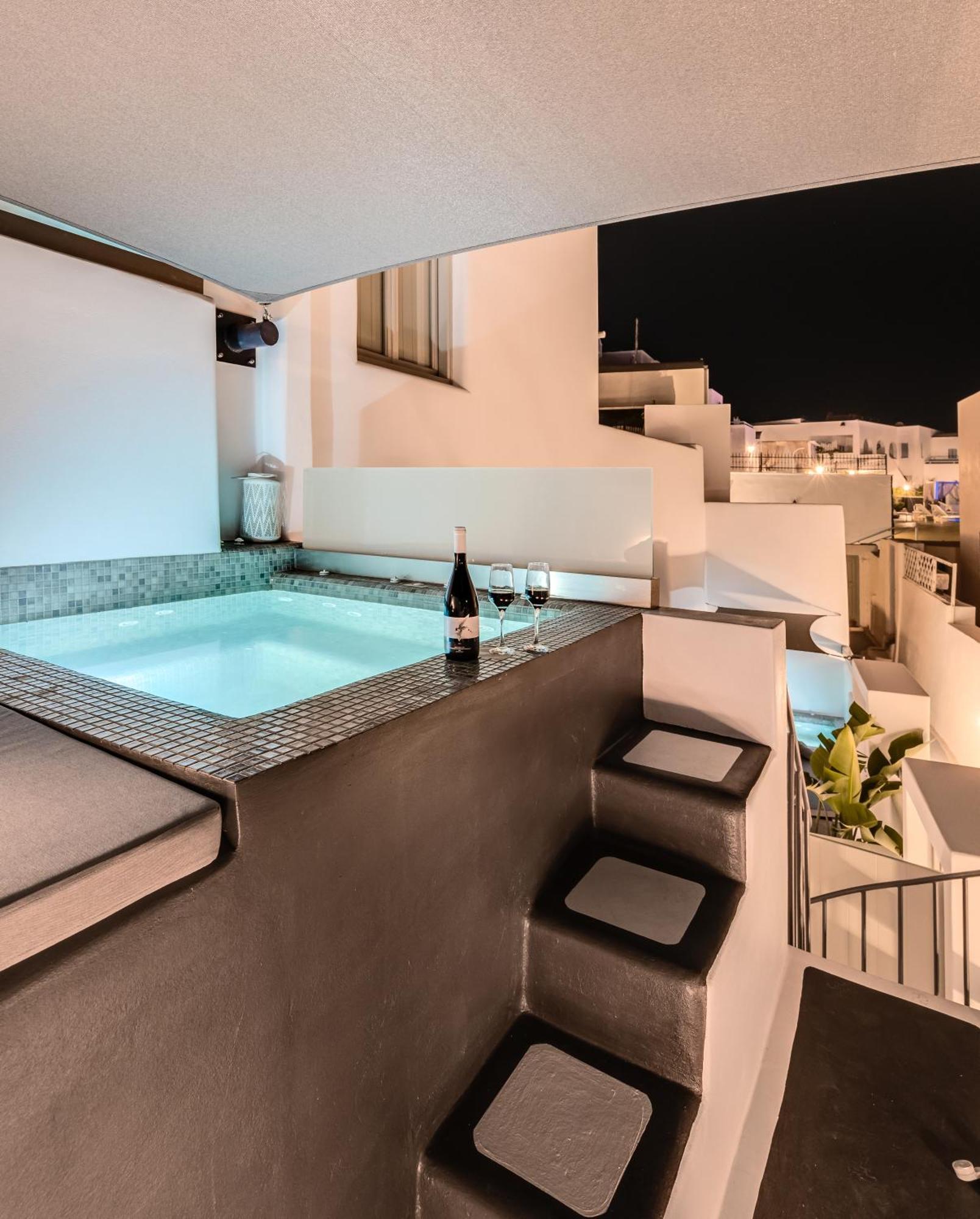 Tiara Suites Santorini Fira  Exterior photo